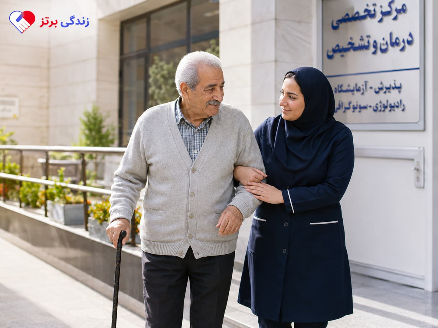 وظایف مراقب سالمند در همراهی برای پزشک، خرید و کارهای بیرون از خانه